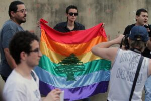 مجتمع المثليين والمتحولين جنسياً في لبنان يتعرض للتهديد مع تكثيف القادة لحملتهم