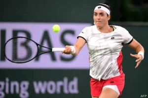 السعودية تحتضن نهائيات التنس النسائي وسط انتقادات لحقوق الإنسان