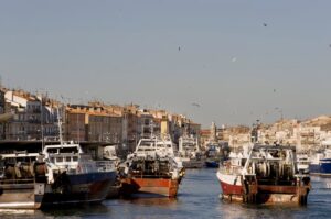 ضبط برامج تجسس متطورة على متن سفينة في فرنسا