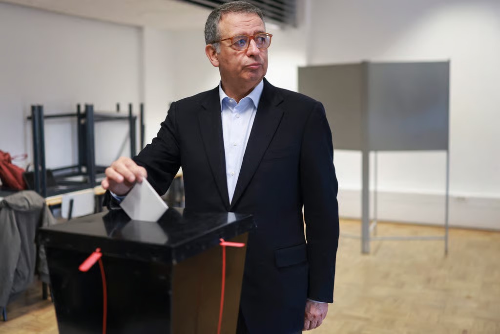 مرشح يسار الوسط أنطونيو خوسيه سيغورو