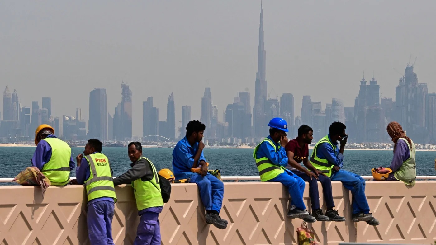 العمال المهاجرون في الخليج