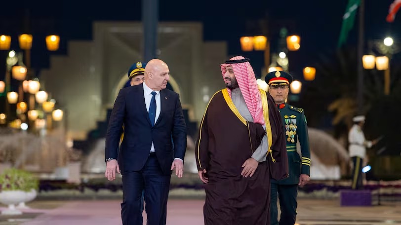 السعودية تكثّف تحركاتها في لبنان: اتصالات رفيعة لدعم الهدنة وفتح مسار تسوية سياسية