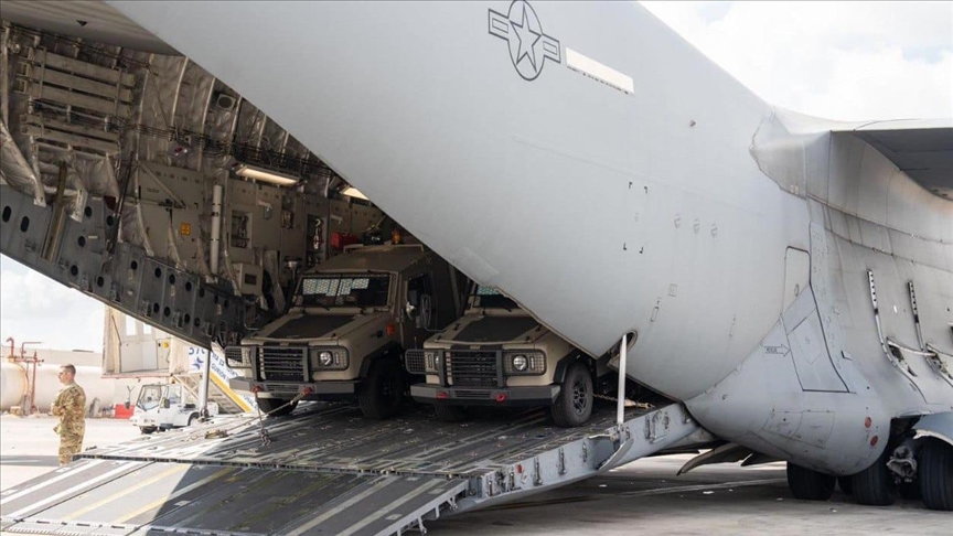 صفعة فرنسية لإسرائيل: باريس تغلق أجواءها أمام السلاح الأمريكي وتفجّر أزمة غير مسبوقة