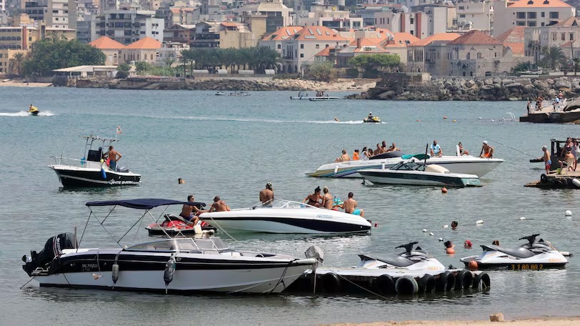 عودة أول خط بحري للركاب بين لبنان وسوريا بعد عقدين من التوقف وسط آمال بانتعاش اقتصادي