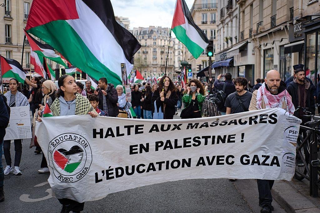 رقابة على أديل هانيل في التلفزيون الفرنسي بعد إدانتها الإبادة الجماعية في غزة